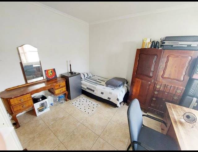 1 BEDROOM HOUSE RENTED IN SUMMERSTRAND